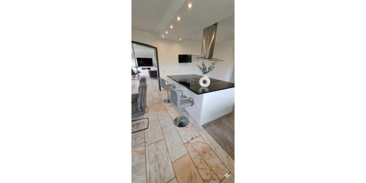 Einfamilienhaus Wesel - 8 Zimmer, 200 m&sup2;, 2.850&euro; | Angebot:26595947