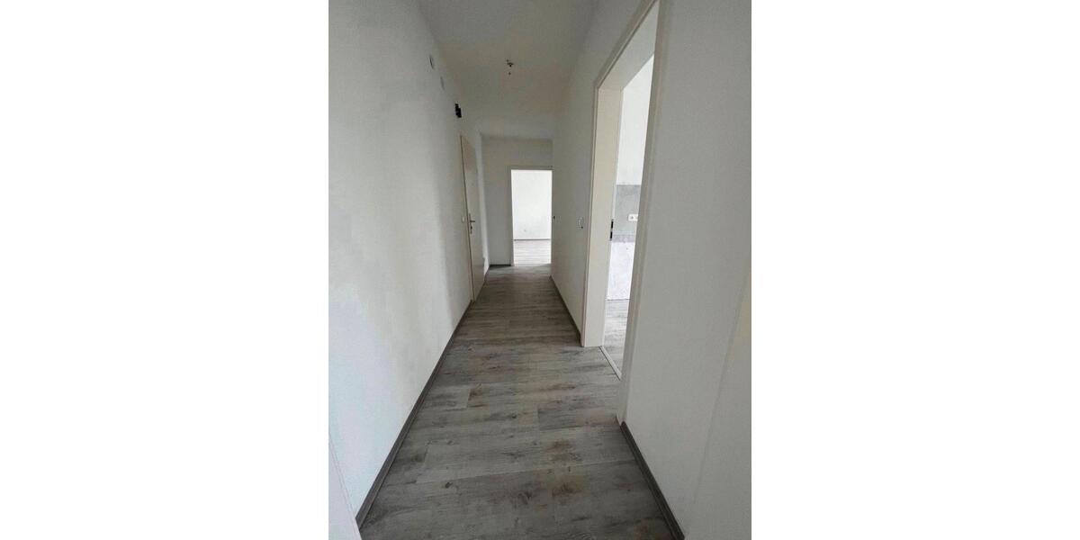 Dachgeschoßwohnung Duisburg Rheinhausen - 2.5 Zimmer, 56 m&sup2;, 750&euro; | Angebot:26692776