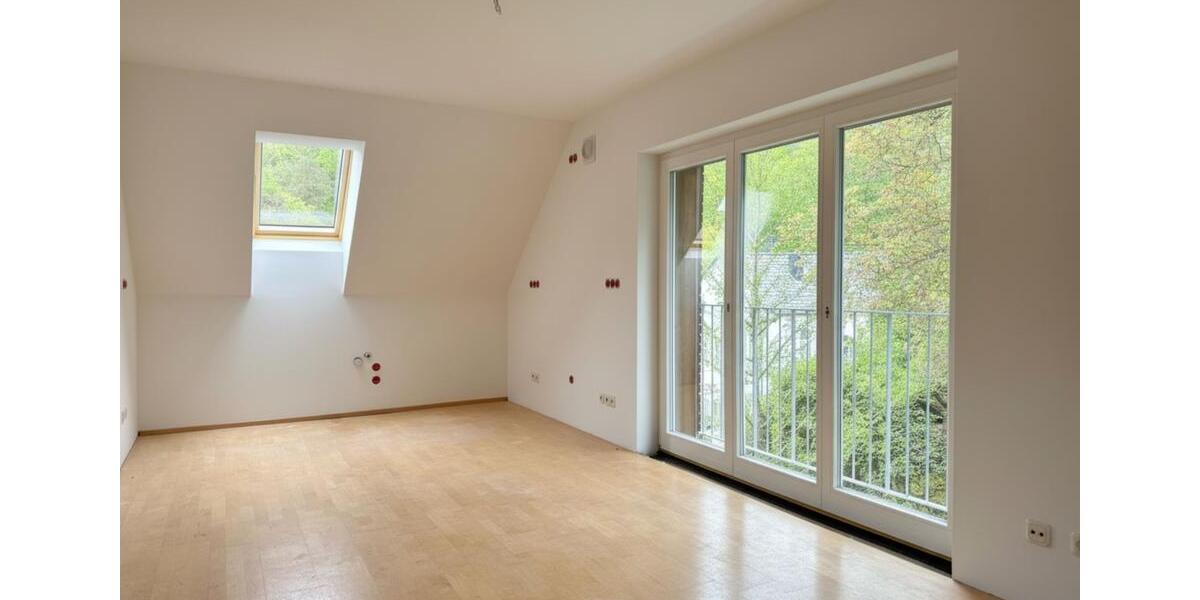 Dachgeschoßwohnung Eisenach - 3 Zimmer, 86 m&sup2;, 1.030&euro; | Angebot:26629558