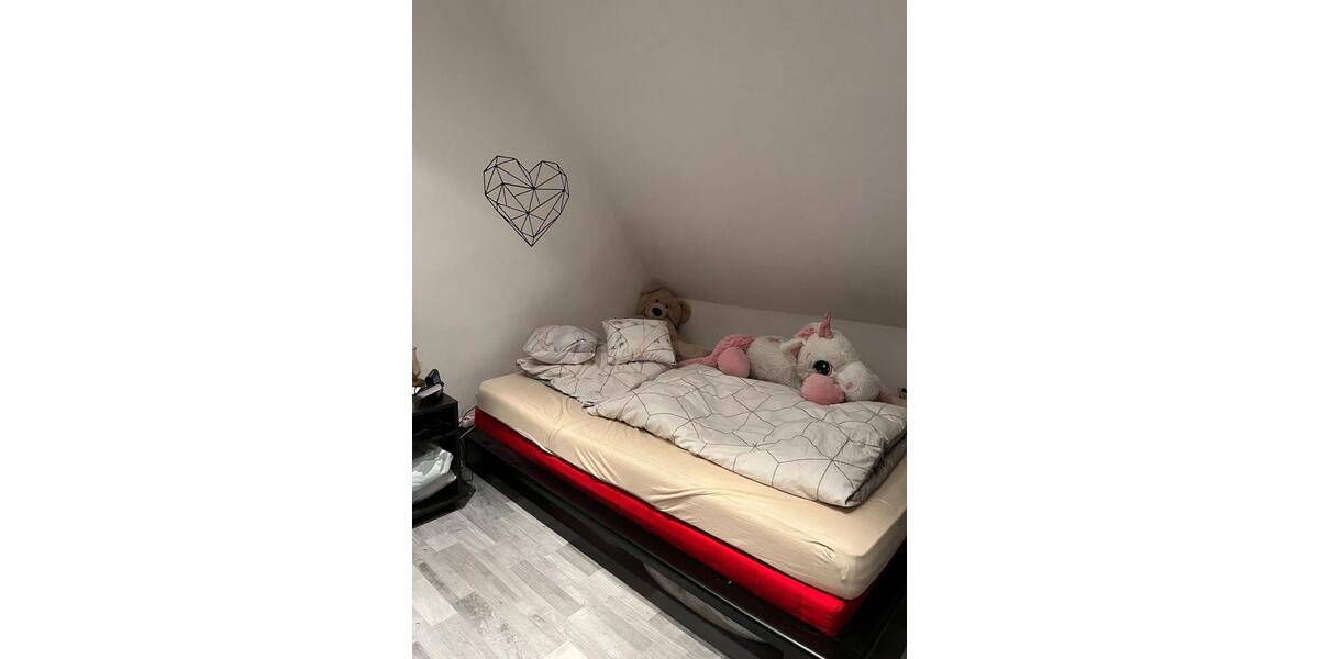 Dachgeschoßwohnung Bad Tabarz - 3 Zimmer, 75 m&sup2;, 480&euro; | Angebot:26382574