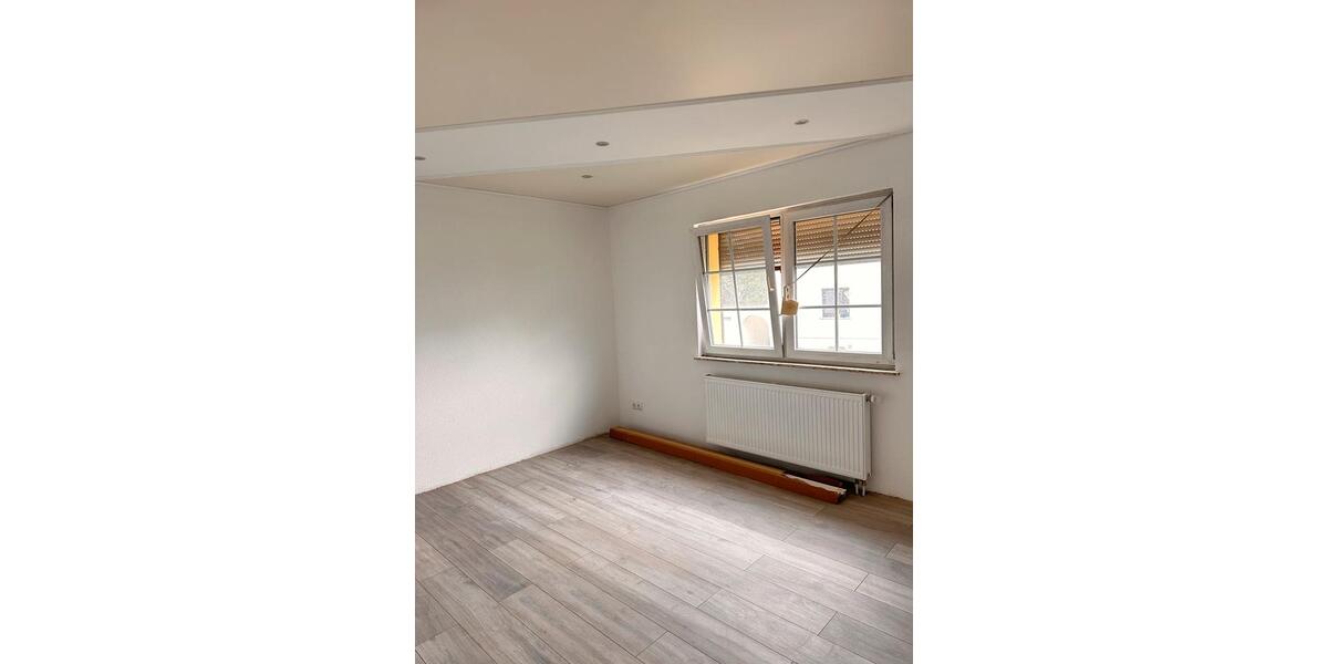 Erdgeschoßwohnung Friedberg (Hessen) - 4 Zimmer, 100 m&sup2;, 1.300&euro; | Angebot:24802301