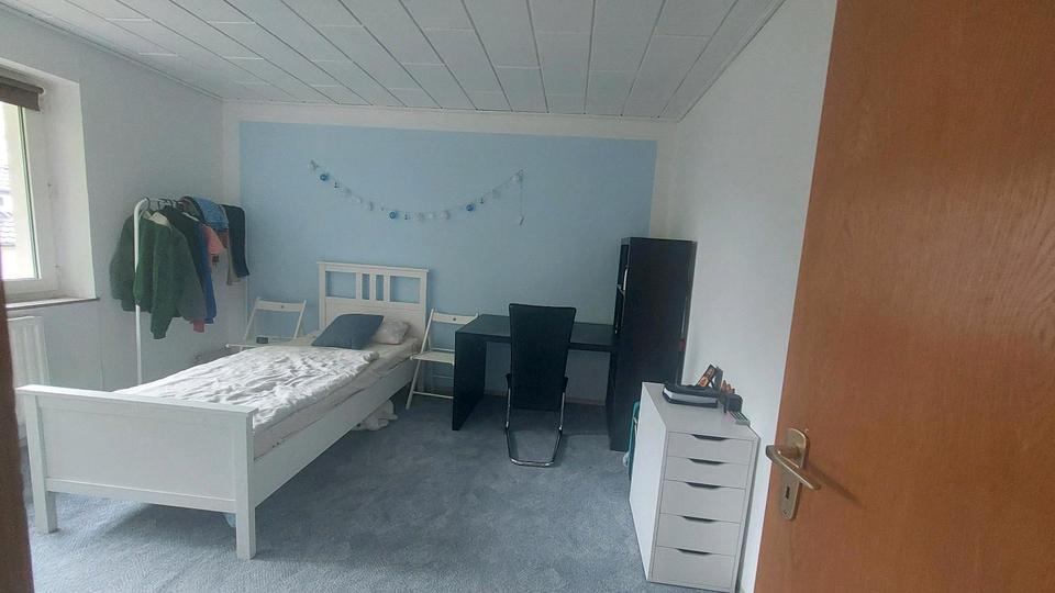 Etagenwohnung Bremerhaven Mitte - 3 Zimmer, 67 m&sup2;, 450&euro; | Angebot:25170551