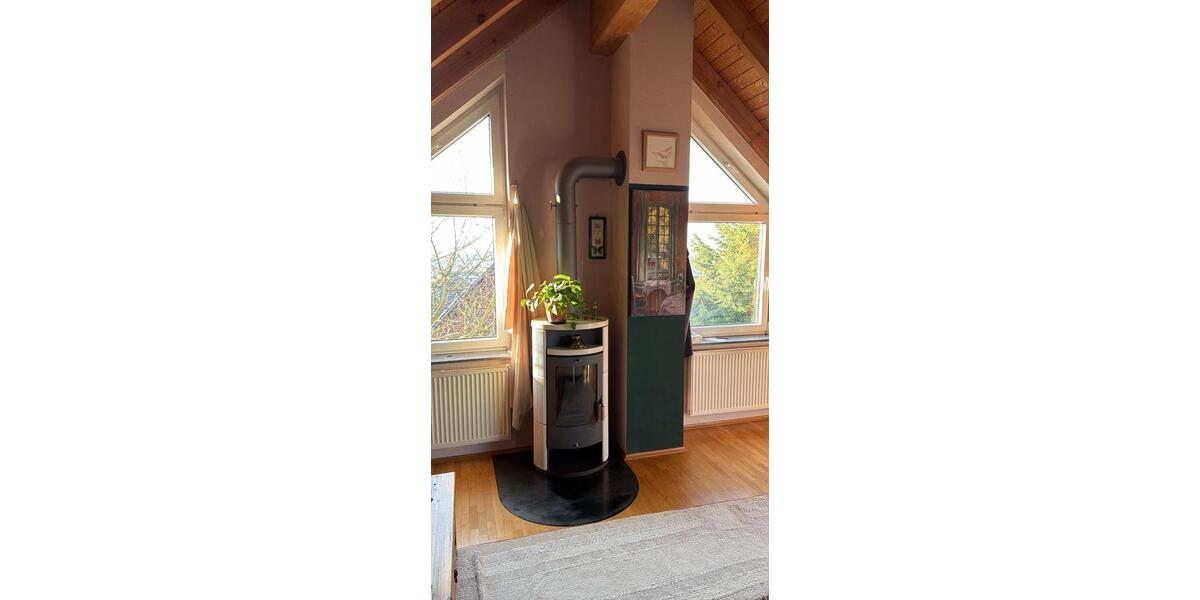 Dachgeschoßwohnung Heuchelheim a. d. Lahn - 4 Zimmer, 104 m&sup2;, 1.090&euro; | Angebot:26625389