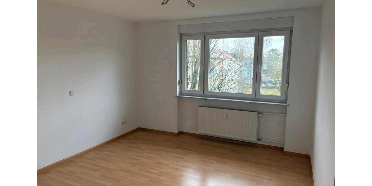 Etagenwohnung Saarbrücken Malstatt - 4 Zimmer, 83 m&sup2;, 750&euro; | Angebot:25053296