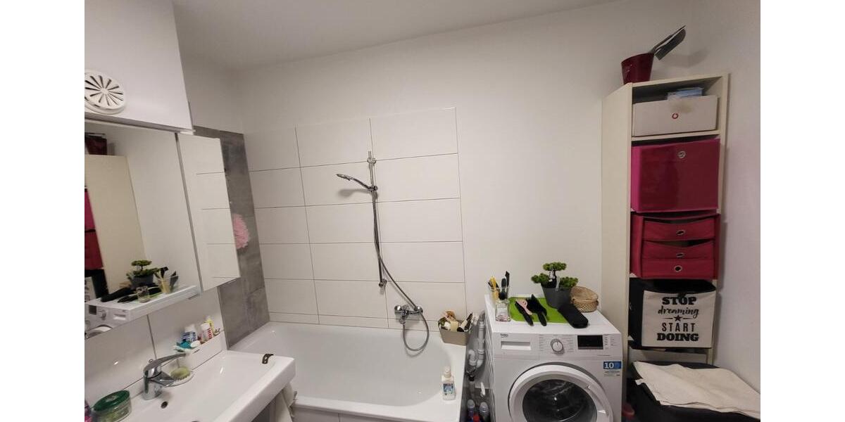 Etagenwohnung Wiesbaden Biebrich - 2 Zimmer, 69 m&sup2;, 950&euro; | Angebot:26689705