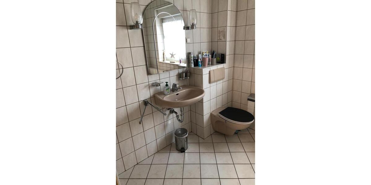 Einfamilienhaus Gotha - 8 Zimmer, 200 m&sup2;, 1.500&euro; | Angebot:26289768