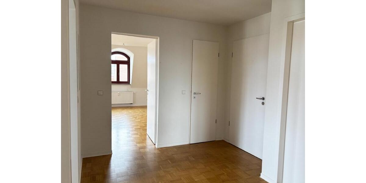 Etagenwohnung Pirna - 3 Zimmer, 80 m&sup2;, 718&euro; | Angebot:25904347