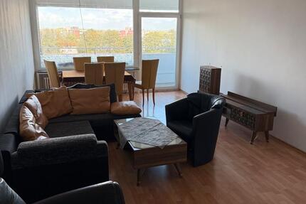 Möblierte 2 Zi- Wohnung zu vermieten. Aufzug und Balkon vorhanden zimmer