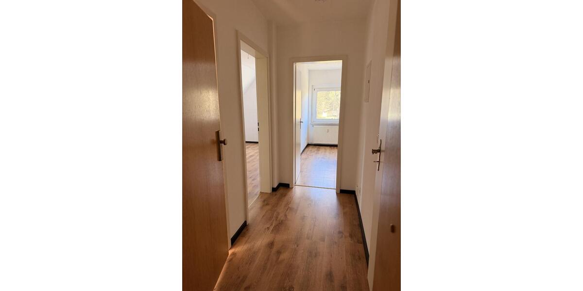 Dachgeschoßwohnung Neukieritzsch - 2 Zimmer, 38 m&sup2;, 215&euro; | Angebot:25378479