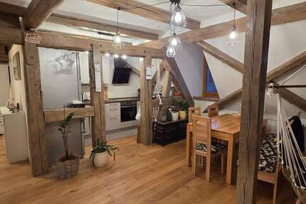 Top sanierte Altbauwohnung mit Blick auf den Marktplatz 3 zimmer