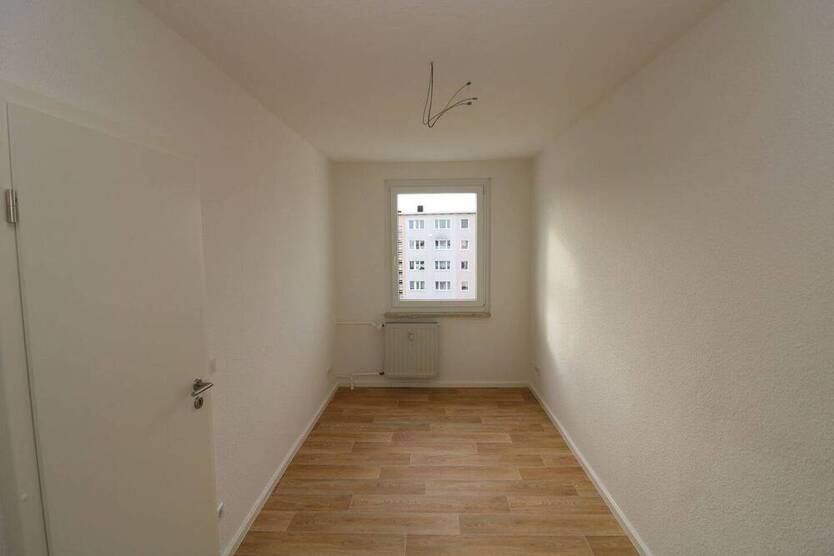 Kinderlachen willkommen...sanierte 5-Raum-FamilienWohnung mit Balkon!!!