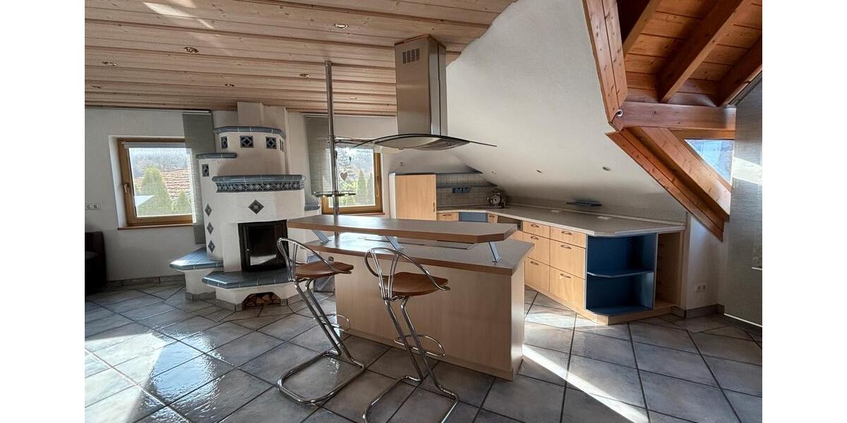 Dachgeschoßwohnung Sulzdorf an der Lederhecke - 3 Zimmer, 110 m&sup2;, 770&euro; | Angebot:25636537