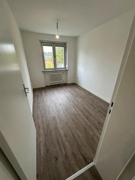 1. OG 5 Zimmer ab Ende Oktober (frisch saniert) zimmer