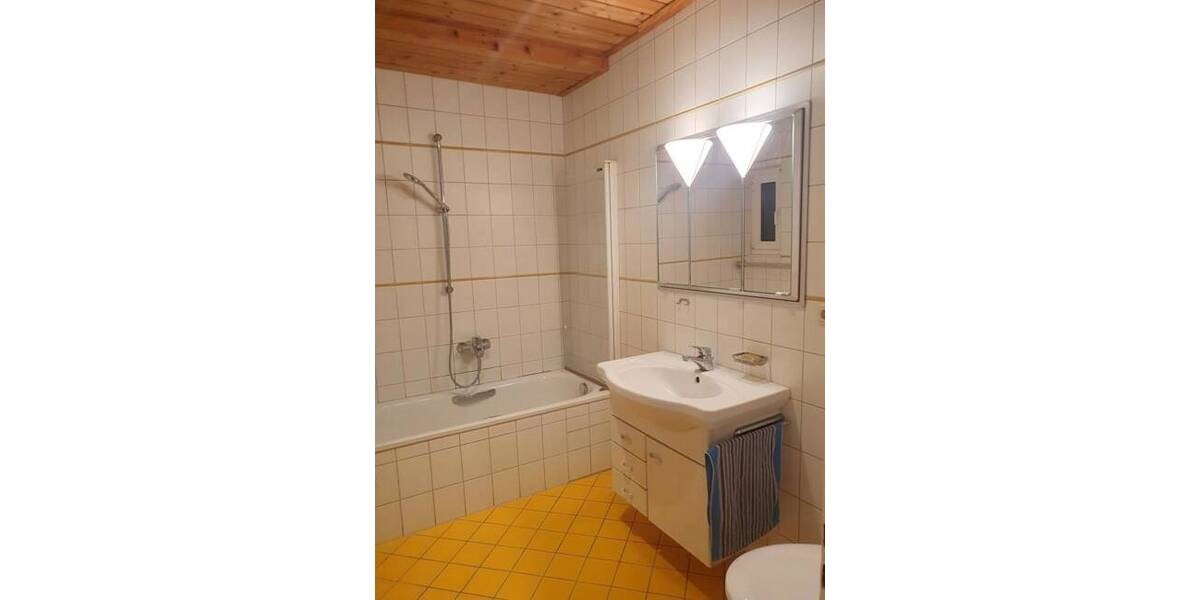 Etagenwohnung Burglengenfeld - 2 Zimmer, 76 m&sup2;, 532&euro; | Angebot:26276084