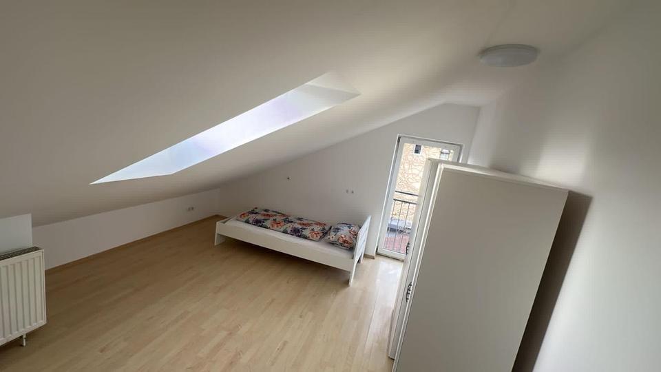 Etagenwohnung Poing - 5 Zimmer, 10 m&sup2;, 600&euro; | Angebot:25724314