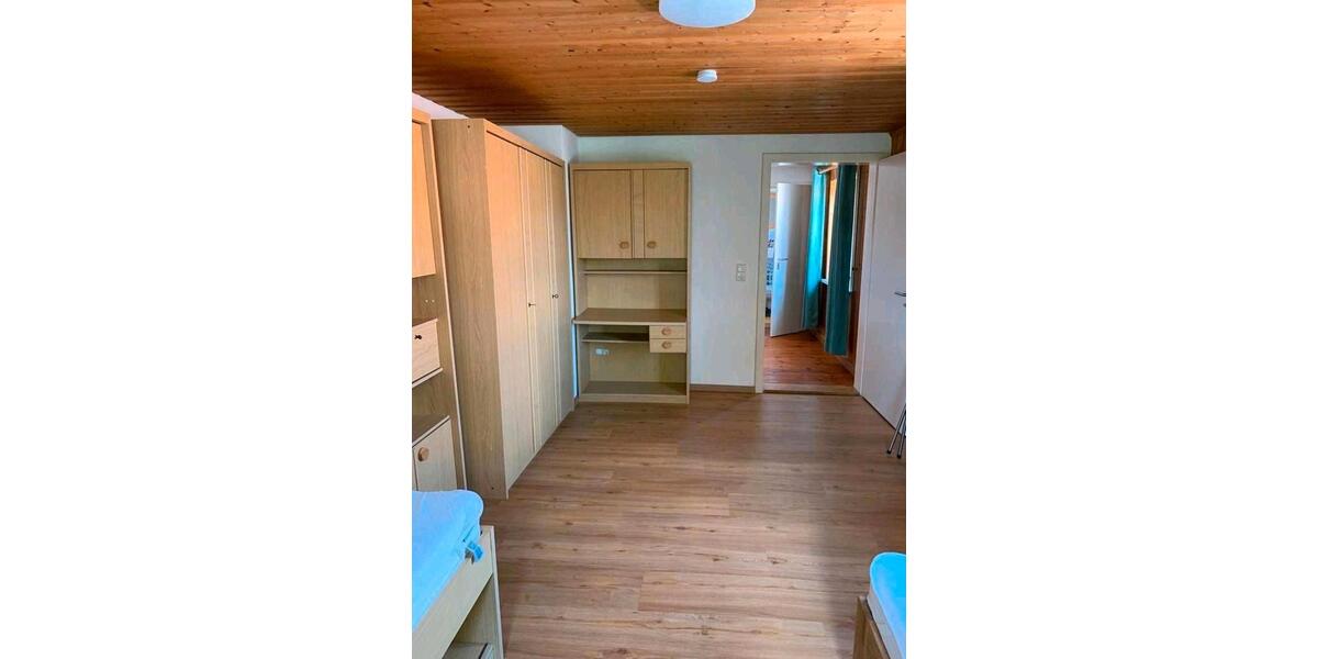 Wohnen auf Zeit Mindelheim - 9 Zimmer, 170 m&sup2;, 525&euro; | Angebot:26486196