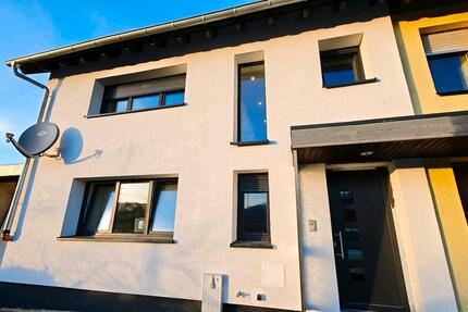 Haus Wadern - 6 Zimmer, 190 m&sup2;, 1.850&euro; | Angebot:24513907