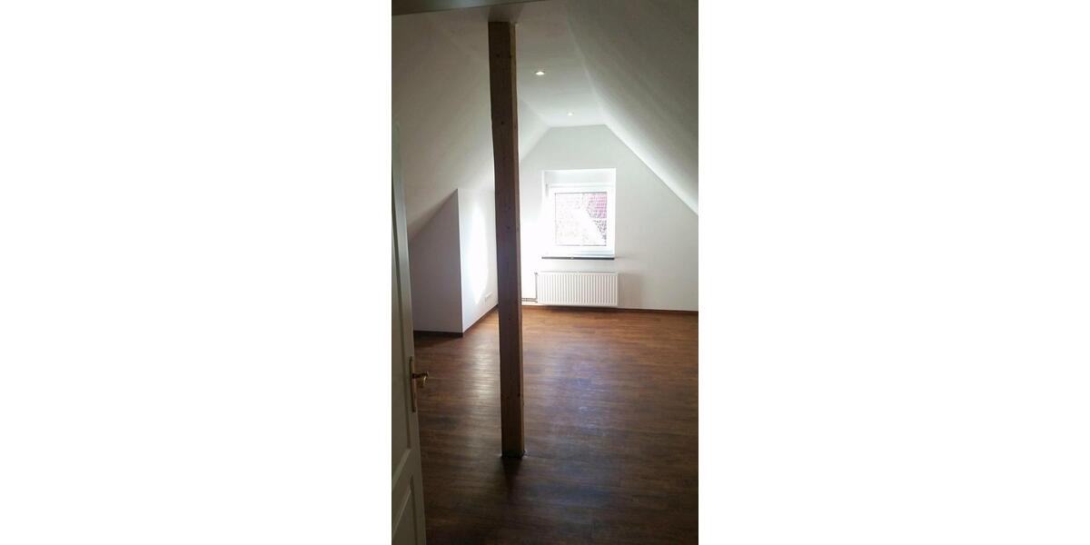 Ruhig und zentral gelegene 4-Zimmer-Maisonettewohnung in Baven 4 zimmer