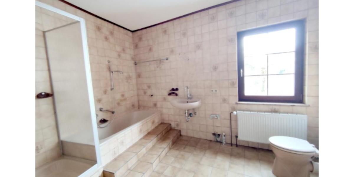 Mehrfamilienhaus, Wohnhaus Hanau Groß-Steinheim - 11 Zimmer, 295 m&sup2;, 2.950&euro; | Angebot:25399286