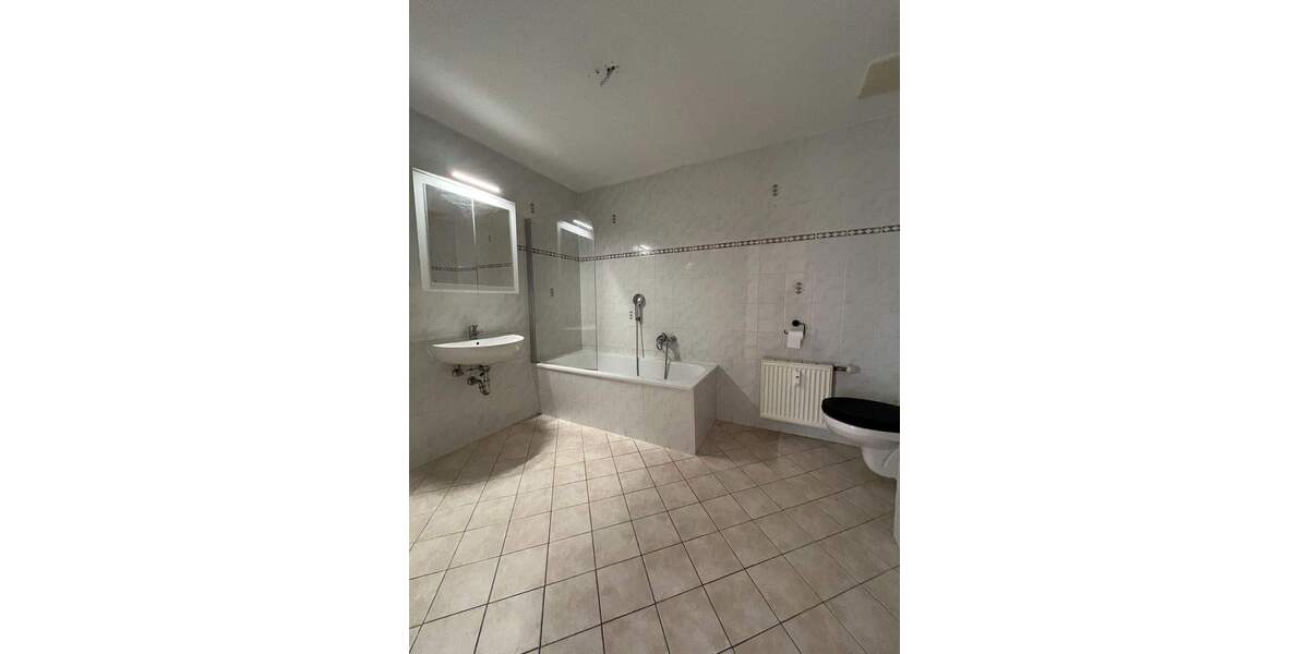 Zimmer Halle Damaschkestraße - 4 Zimmer, 86 m&sup2;, 695&euro; | Angebot:25984564