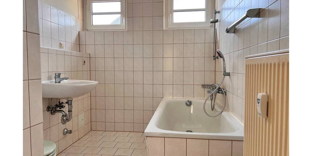 Etagenwohnung Plauen Reusa - 3 Zimmer, 64 m&sup2;, 354&euro; | Angebot:26388916