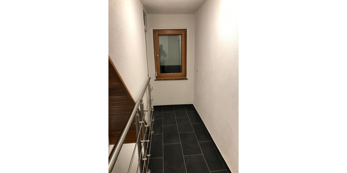 Etagenwohnung Holzgerlingen - 10 Zimmer, 240 m&sup2;, 3.800&euro; | Angebot:26625630