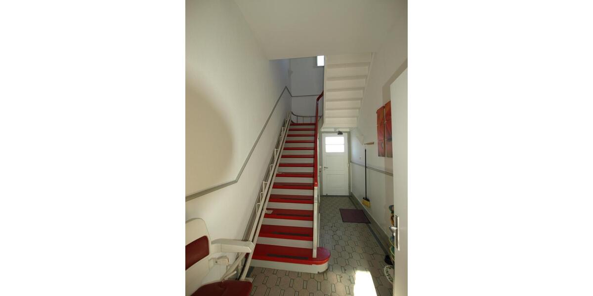 Einfamilienhaus Wermelskirchen - 16 Zimmer, 350 m&sup2;, 3.000&euro; | Angebot:26495527