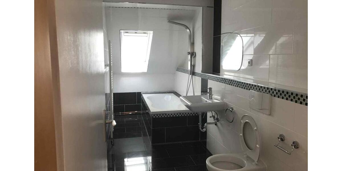 Dachgeschoßwohnung Oldenburg Dobbenviertel - 3.5 Zimmer, 100 m&sup2;, 1.150&euro; | Angebot:26677748