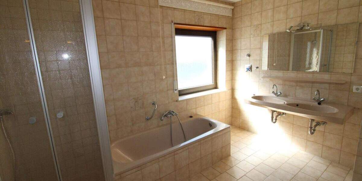 Etagenwohnung Kaiserslautern Innenstadt - 4 Zimmer, 105 m&sup2;, 1.100&euro; | Angebot:24794069