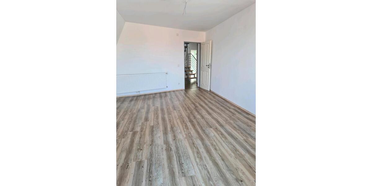 Einfamilienhaus Lage - 3 Zimmer, 95 m&sup2;, 1.250&euro; | Angebot:25611917