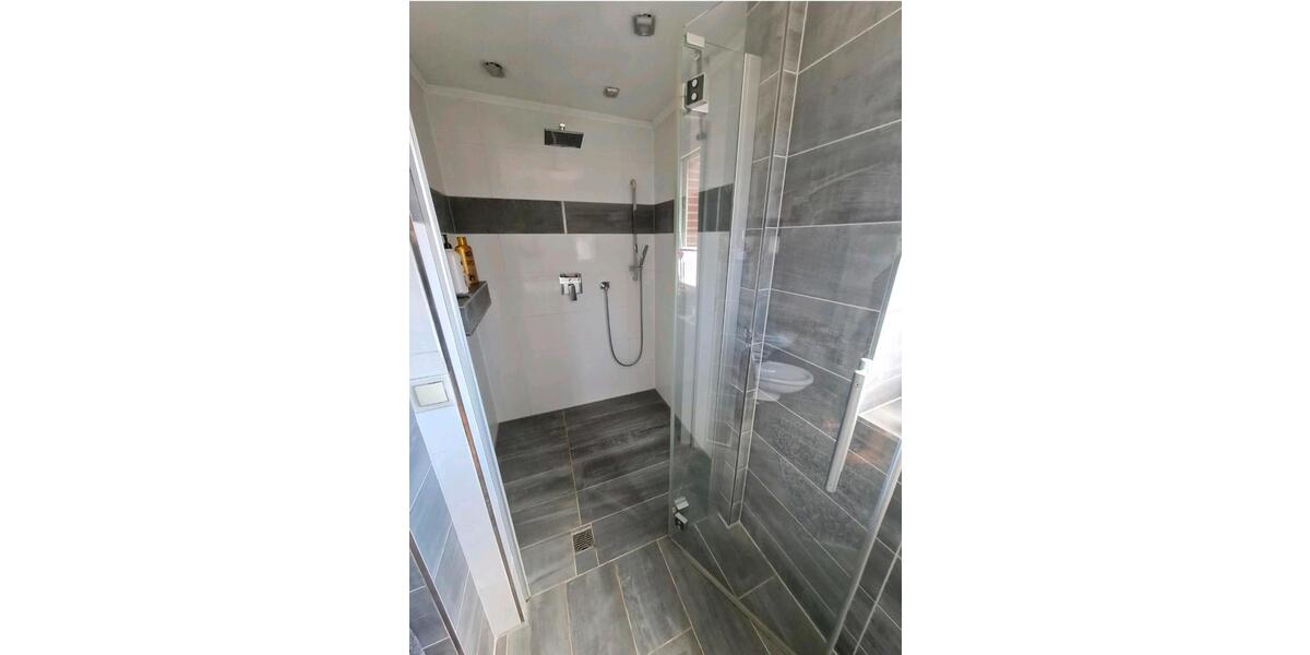 4 WG Zimmer oder komplettes Haus möbliert zu vermieten 4 zimmer