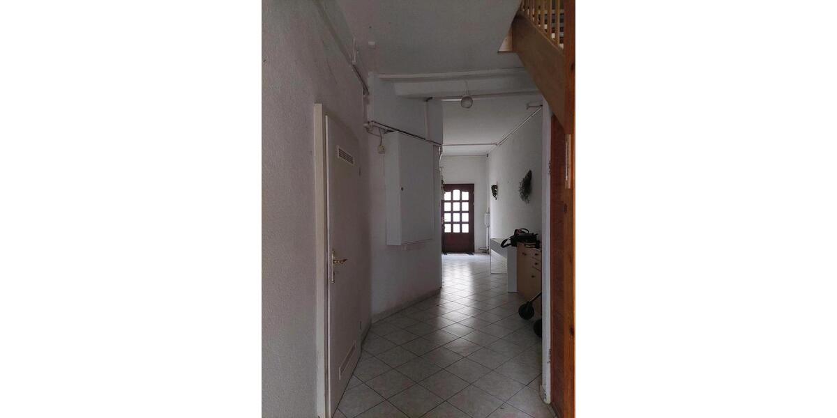 Etagenwohnung Roßwein - 2 Zimmer, 60 m&sup2;, 340&euro; | Angebot:24347943