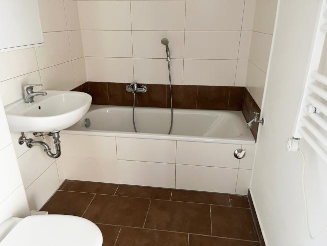 Etagenwohnung Oschersleben (Bode) - 4 Zimmer, 71 m&sup2;, 373&euro; | Angebot:25510425