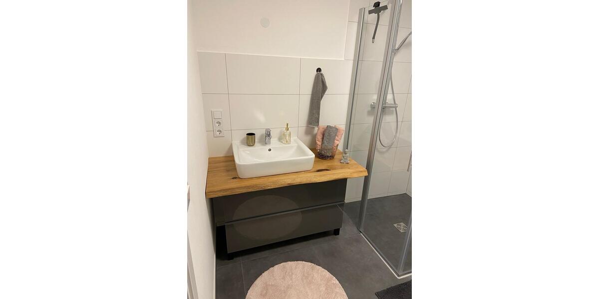 Moderne 2-Zimmer-Wohnung mit Terrasse, Einbauküche und Stellplatz 2 zimmer