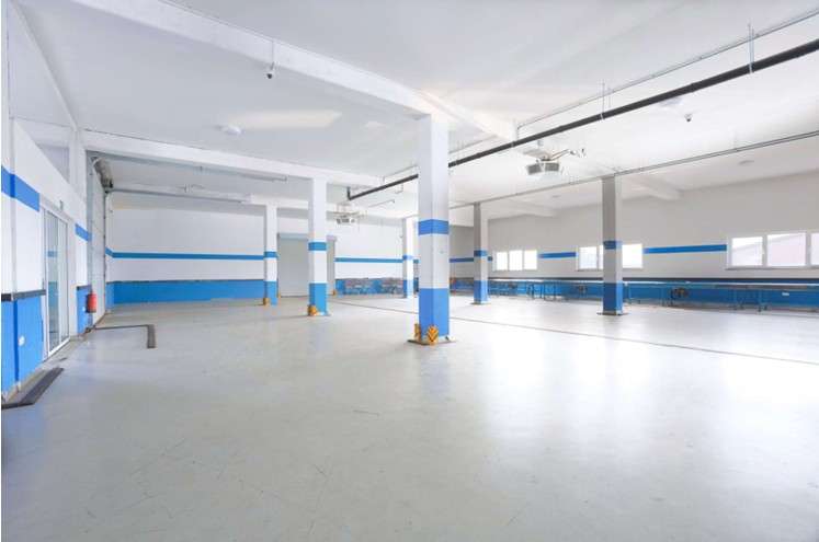 Büro in Niddatal 7.200 € 800 m²