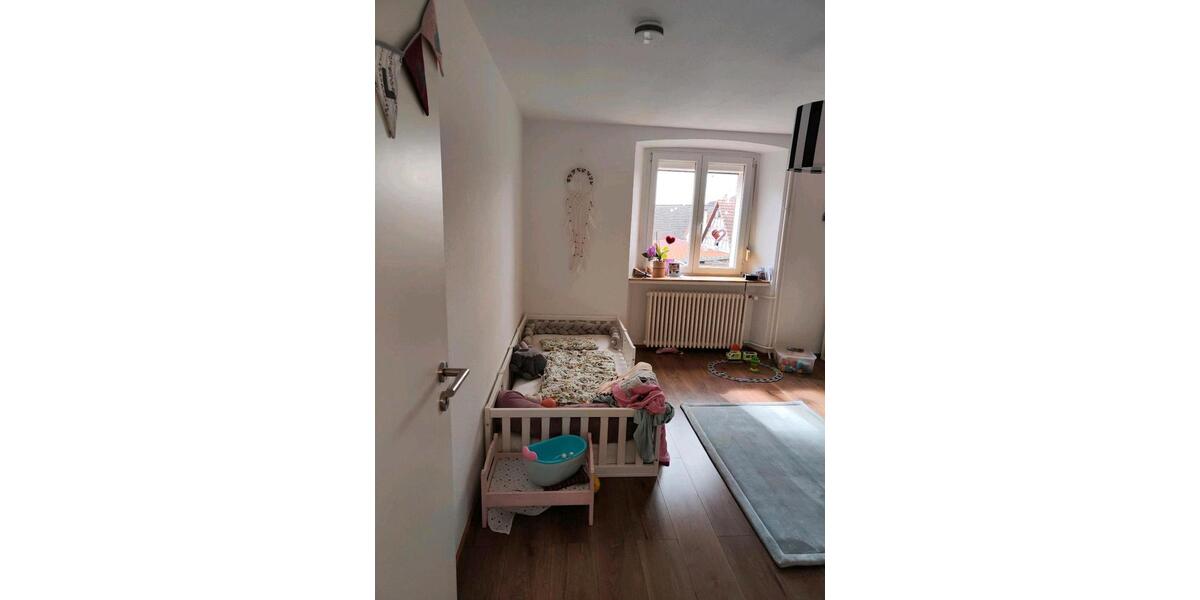Etagenwohnung Efringen-Kirchen Kirchen - 3 Zimmer, 95 m&sup2;, 1.300&euro; | Angebot:26047537
