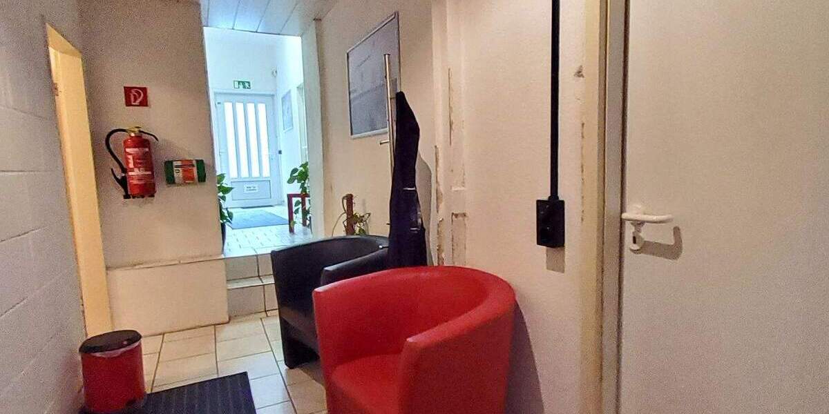 MERZIG-STADTNAH - GEWERBEFLÄCHE MIT CA. 106 m² - 4 ZIMMER UND GETRENNTE WCs 4 zimmer