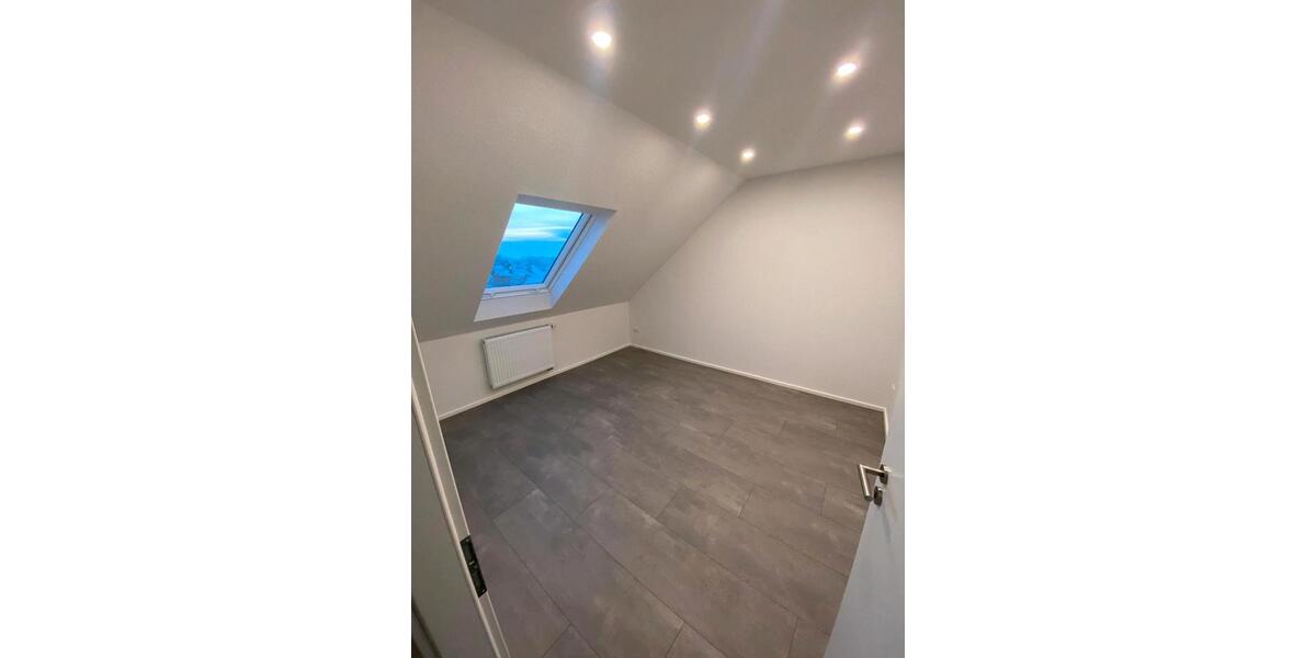 Dachgeschoßwohnung Schwanewede - 4 Zimmer, 103 m&sup2;, 1.050&euro; | Angebot:25948846