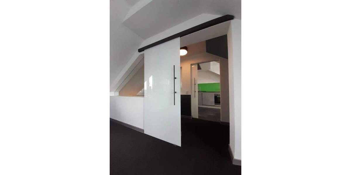 Kleines Penthouse***2 Balkone***Fahrstuhl***Einbauküche 2 zimmer