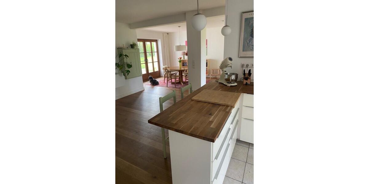 Etagenwohnung Adelheidsdorf - 4 Zimmer, 120 m&sup2;, 996&euro; | Angebot:25656805
