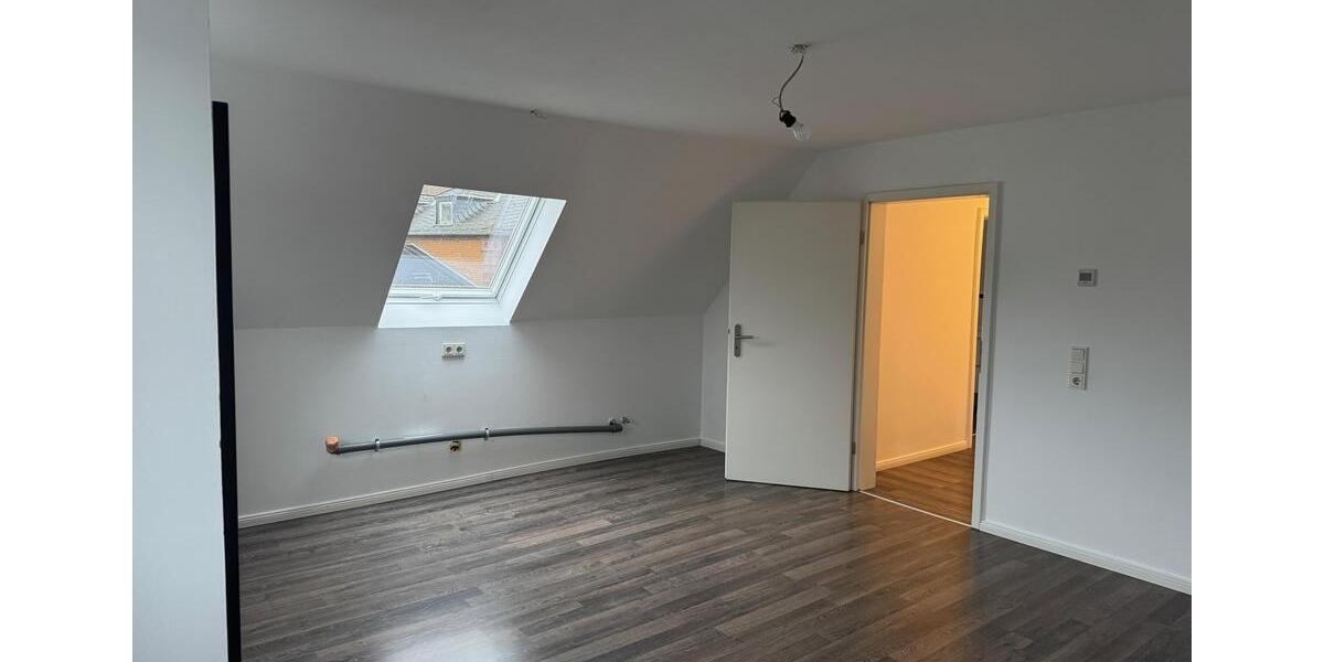 Dachgeschoßwohnung Dillenburg - 3 Zimmer, 70 m&sup2;, 510&euro; | Angebot:25117998
