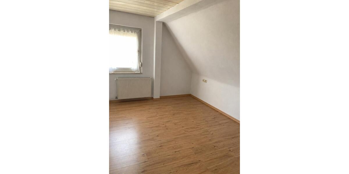 Dachgeschoßwohnung Miltenberg - 2 Zimmer, 50 m&sup2;, 500&euro; | Angebot:26482726