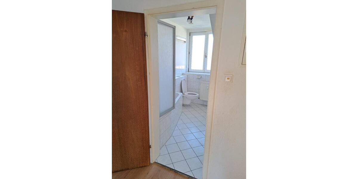 Dachgeschoßwohnung Freilassing - 2 Zimmer, 46 m&sup2;, 500&euro; | Angebot:26462934