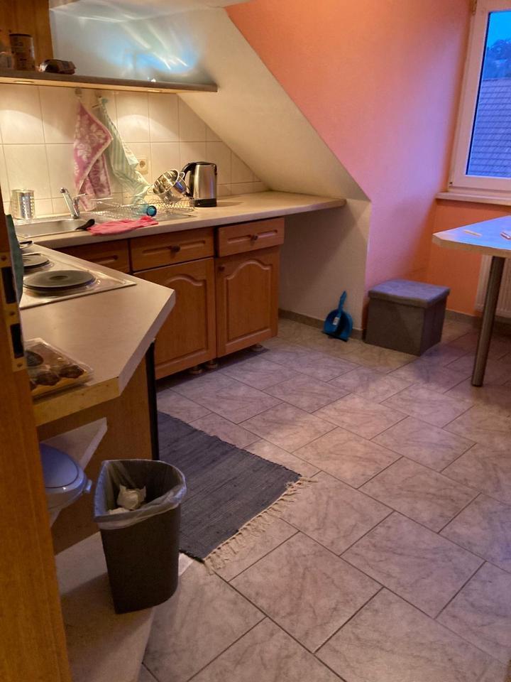 Schöne Möblierte 2 Zimmer Dachgeschoßwohnung
