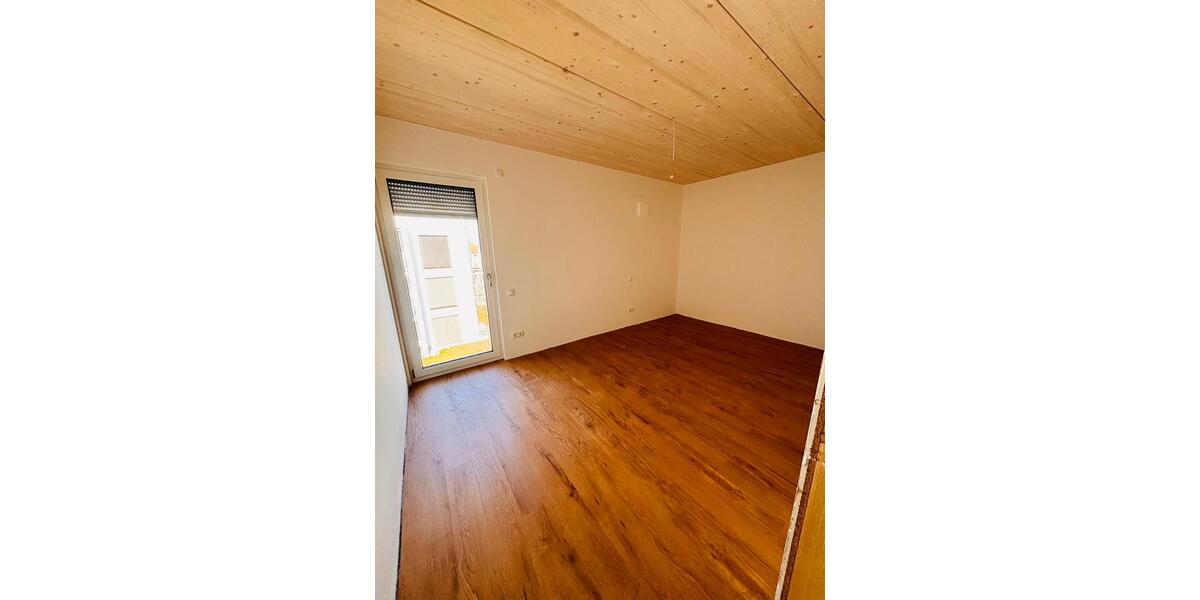 Erdgeschoßwohnung Straubing - 3 Zimmer, 69 m&sup2;, 765&euro; | Angebot:25979884