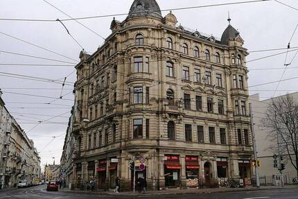 Schicke 2 Zimmerwohnung im Dachgeschoß in historischen Gebäude Bautzner Straße
