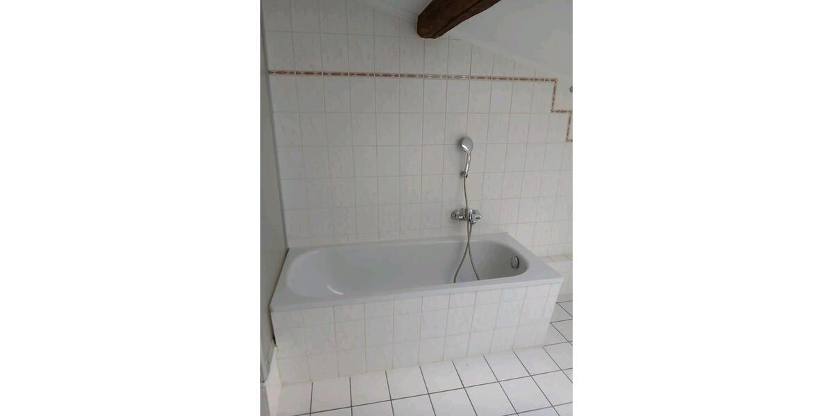 Dachgeschoßwohnung Waren (Müritz) - 3 Zimmer, 160 m&sup2;, 720&euro; | Angebot:25988395