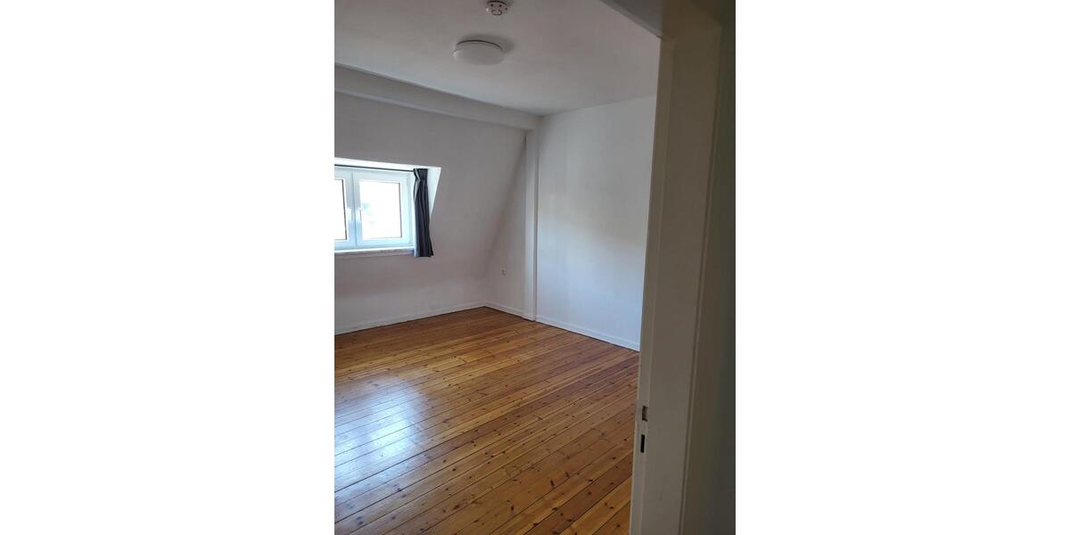 Dachgeschoßwohnung Kiel Schreventeich - 2 Zimmer, 52 m&sup2;, 910&euro; | Angebot:26675821