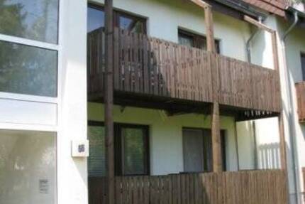 Ab 01.03.26 mgl. - 1 ZKB - im EG + Küchenzeile + Bad + Keller + Stellplatz + Balkon zimmer