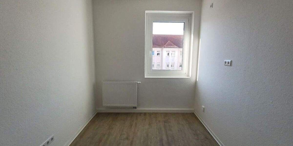 Etagenwohnung Merseburg - 4 Zimmer, 84 m&sup2;, 547&euro; | Angebot:25694817